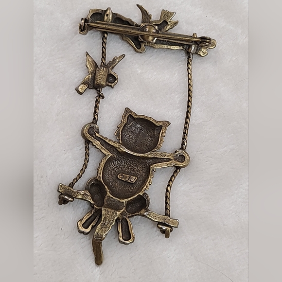 Vintage Jonette Jewelry Company Swinging Cat Brooch - Picture 2 of 4